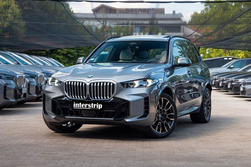 Grau Gebraucht 2024 BMW X5 M Sport SUV | 82.190 € (Guter Preis) - Bild 1/4