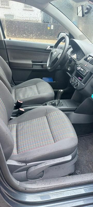 Gebraucht VW Polo 64 PS (47 kW) 2007 Grau Kleinwagen