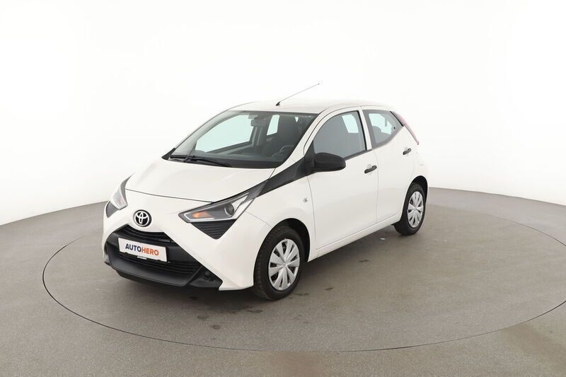 Weiß Gebraucht 2018 Toyota Aygo Kleinwagen | 8.790 € (Fairer Preis) - Bild 1/4