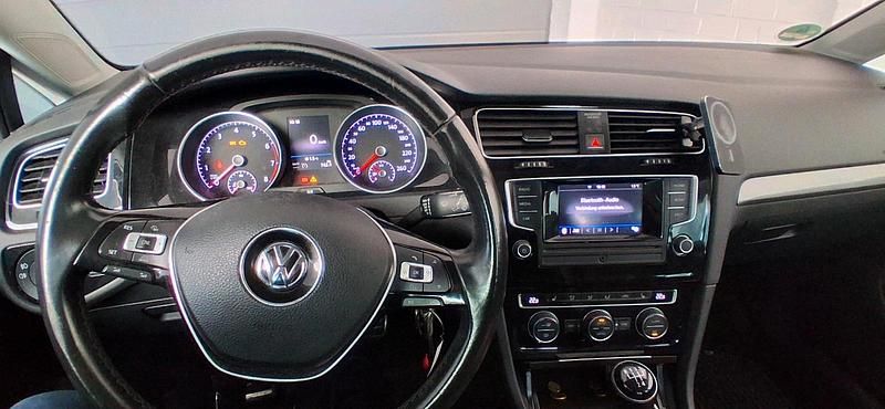 Gebraucht VW Golf VII 86 PS (63 kW) 2016 Weiß Kleinwagen