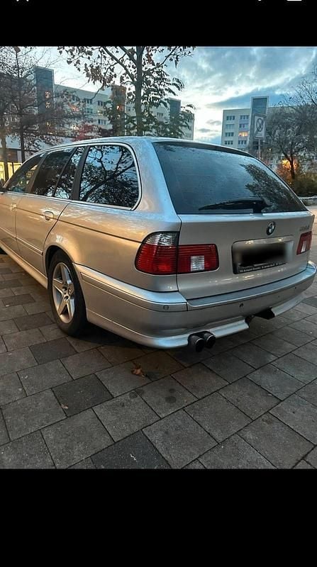 Silber Gebraucht 2002 BMW 530 Kombi | 1.500 € - Bild 1/4