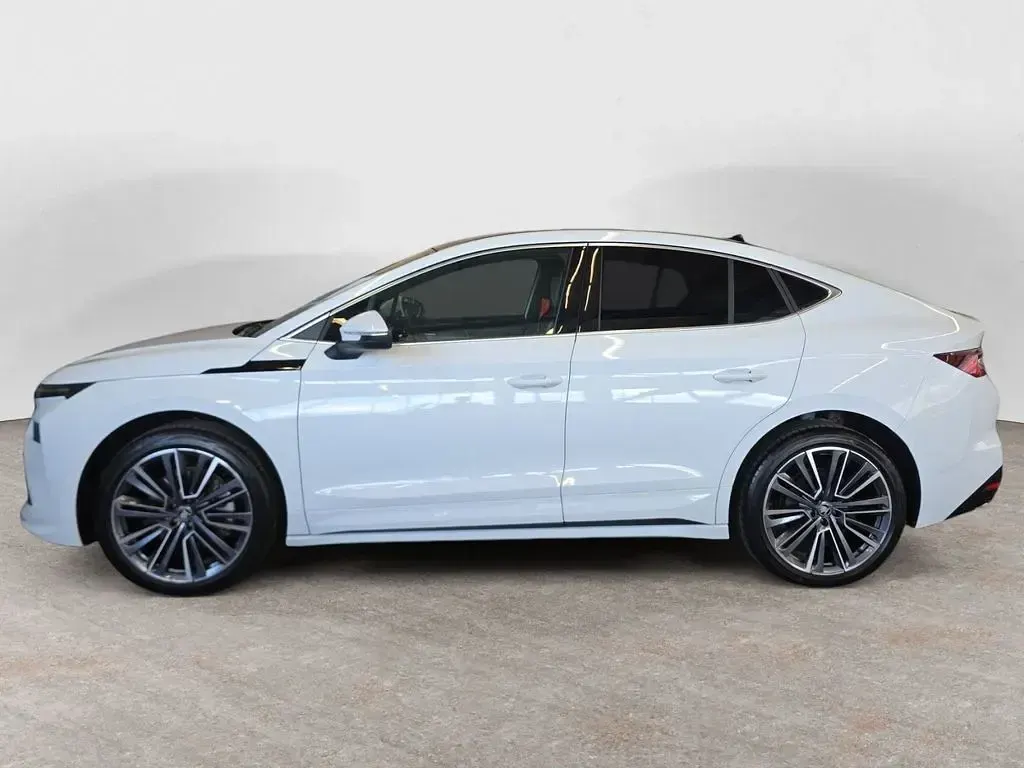 Gebraucht Skoda Enyaq iV Clever 210 kW (286 PS) 2025 Moonweiß perleffekt SUV