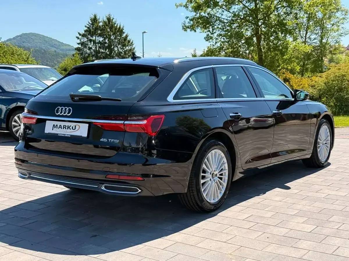 Gebraucht Audi A6 Design 265 PS (194 kW) 2022 Mythosschwarz Kombi
