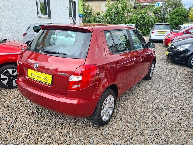 Gebraucht Skoda Fabia Ambition 60 PS (44 kW) 2014 Rot Kleinwagen