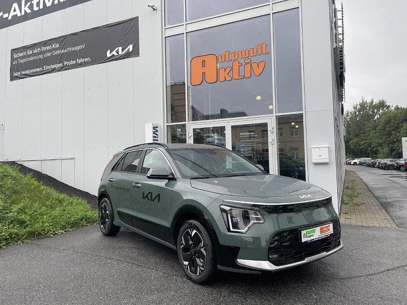Grün Gebraucht 2023 Kia e-Niro Inspiration SUV | 34.990 € (Teuer) - Bild 1/4