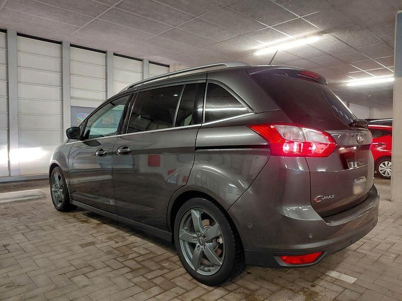 Gebraucht Ford Grand C-Max Titanium 125 PS (91 kW) 2019 Grau Van / Kleinbus