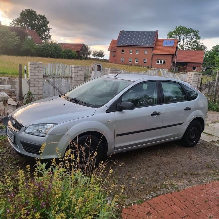 Gebraucht Ford Focus 101 PS (74 kW) 2005 Grau Limousine