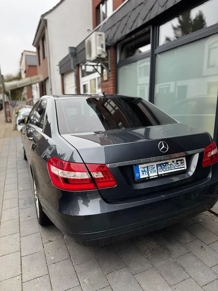Gebraucht Mercedes E220 170 PS (125 kW) 2012 Limousine