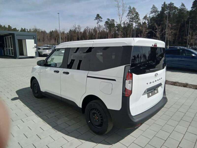Gebraucht Ford Tourneo Courier Trend 125 PS (91 kW) 2024 Cactus grey Van / Kleinbus