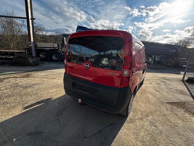 Gebraucht Opel Combo 89 PS (65 kW) 2013 Rot Van / Kleinbus