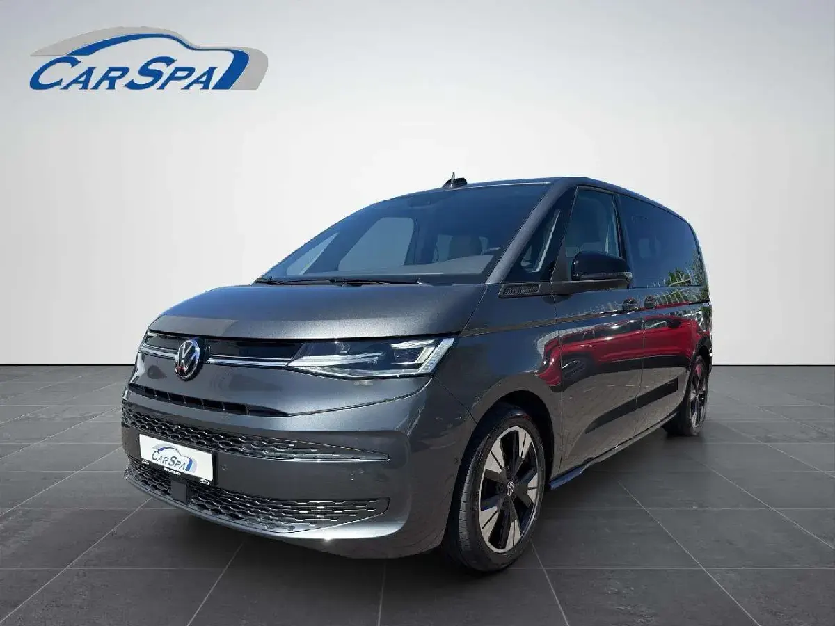 Gebraucht VW Multivan Life 150 PS (110 kW) 2025 Indiumgrau metallic Van / Kleinbus
