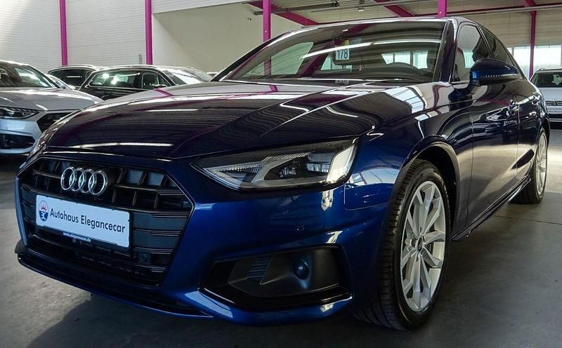Gebraucht Audi A4 Sport 204 PS (150 kW) 2023 Blau Limousine