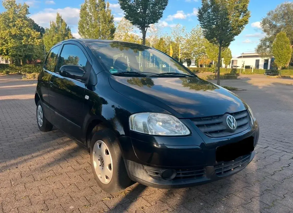 Gebraucht VW Fox 60 PS (44 kW) 2007 Schwarz Kleinwagen