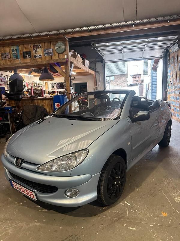 Gebraucht Peugeot 206 CC 108 PS (79 kW) 2004 Blau Cabrio
