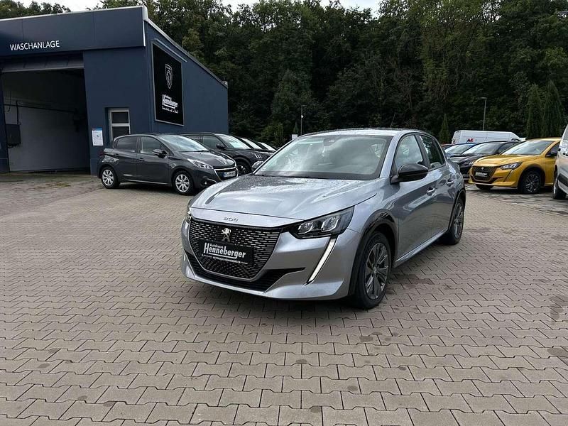 Grau Gebraucht 2022 Peugeot e-208 Active Kleinwagen | 15.990 € (Fairer Preis) - Bild 1/4