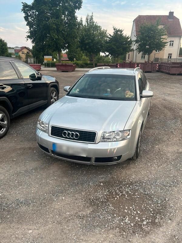 Silber Gebraucht 2002 Audi A4 Kombi | 2.800 € (Fairer Preis) - Bild 1/4
