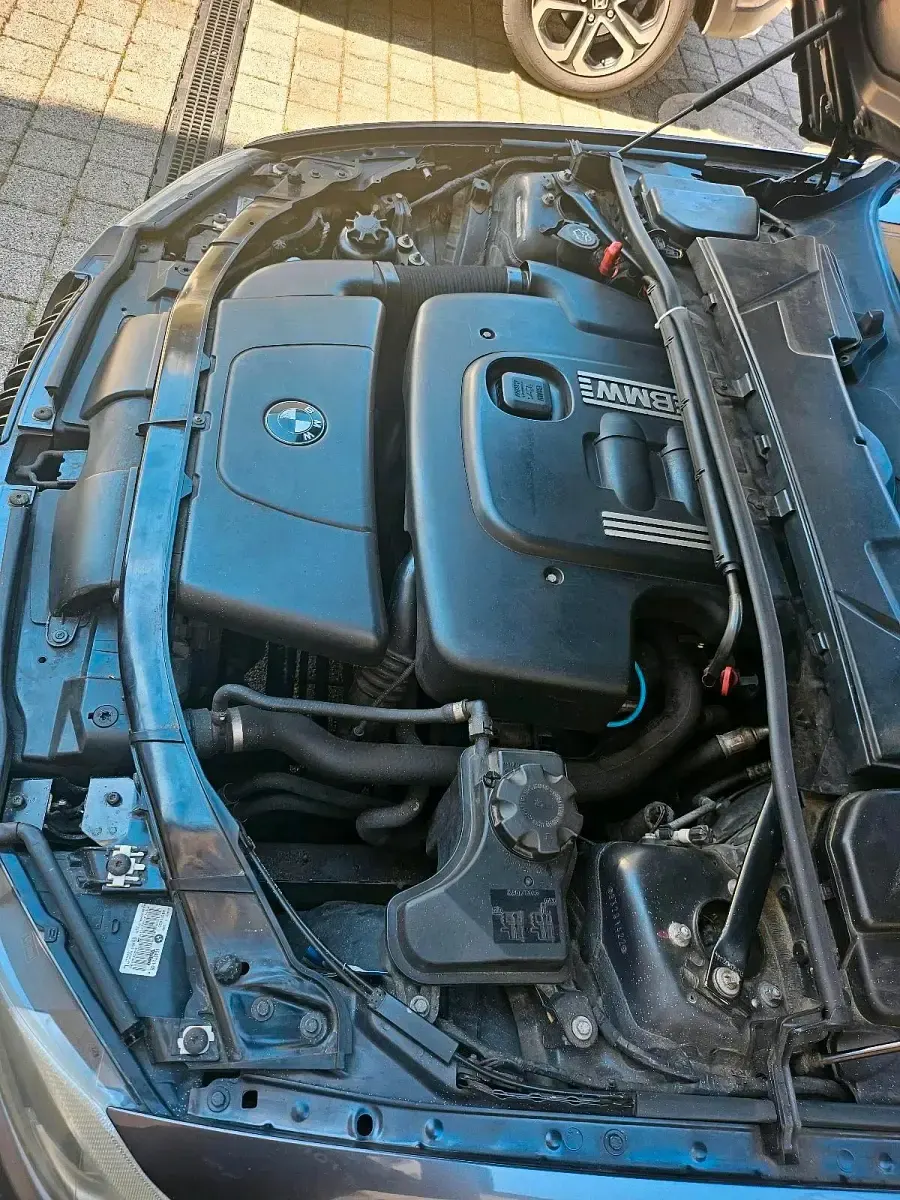 Gebraucht BMW 320 163 PS (119 kW) 2005 Grau Kombi