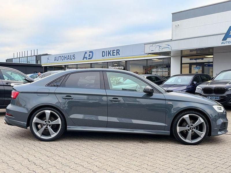 Gebraucht Audi A3 Black Edition 150 PS (110 kW) 2018 Grau Limousine