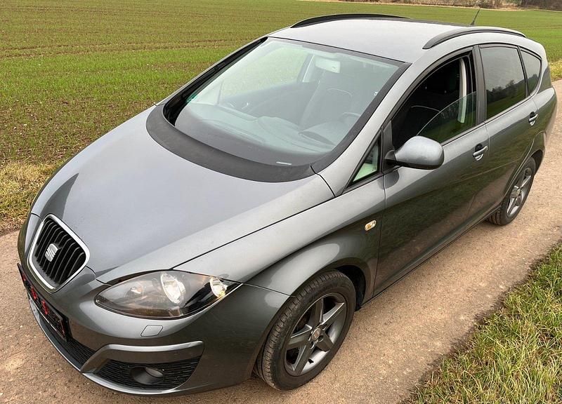 Grau Gebraucht 2015 VW Sharan Van / Kleinbus | 5.000 € - Bild 1/4