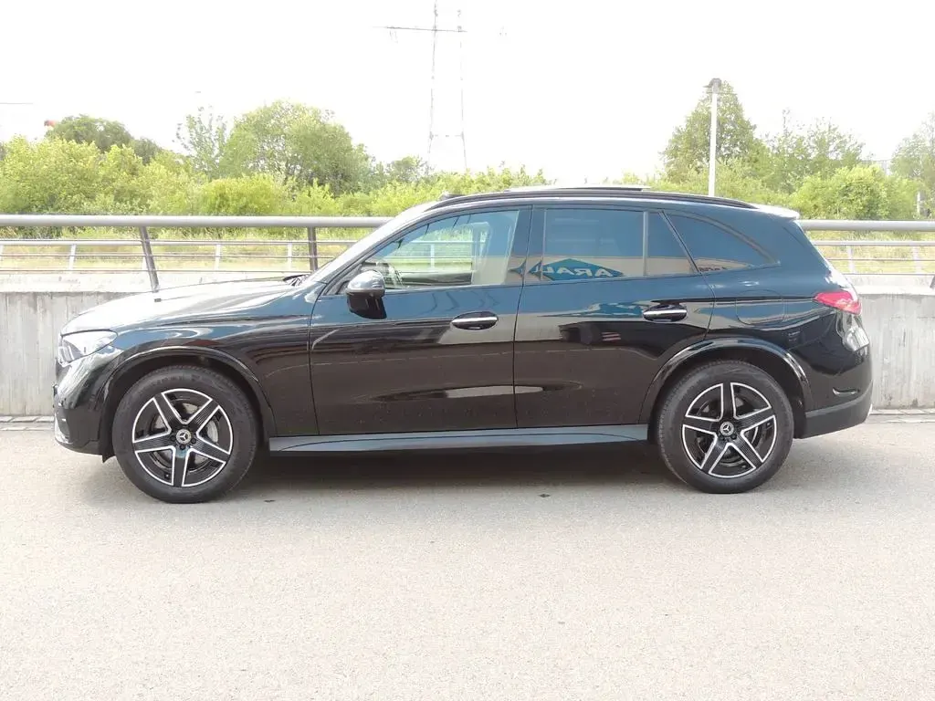 Gebraucht Mercedes GLC400d AMG 252 PS (185 kW) 2023 Unischwarz SUV