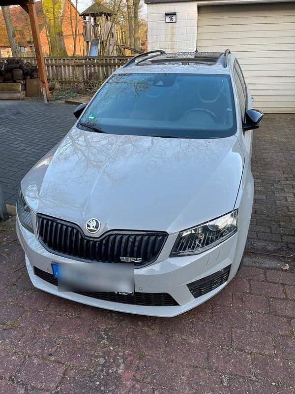 Grau Gebraucht 2014 Skoda Octavia RS Kombi | 9.999 € (Superpreis) - Bild 1/4