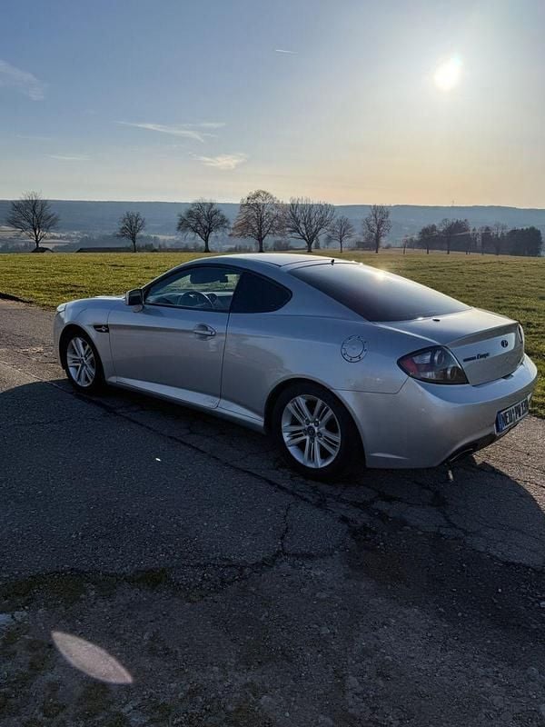 Gebraucht Hyundai Coupé 143 PS (105 kW) 2009 Silber Coupé
