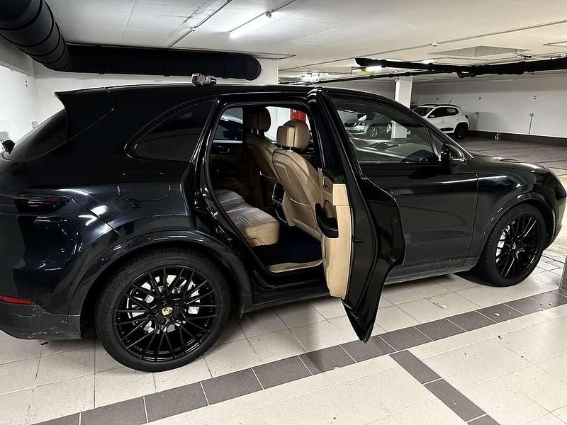 Gebraucht Porsche Cayenne S 441 PS (324 kW) 2019 Schwarz SUV