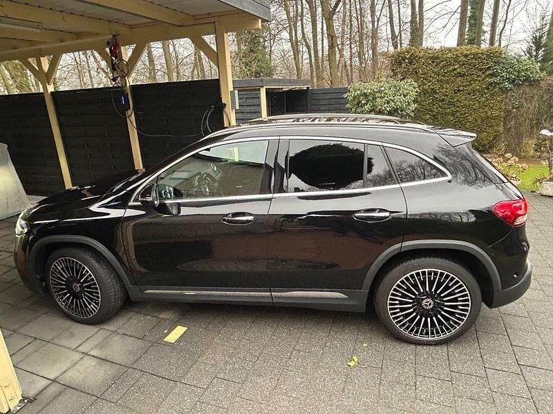 Gebraucht Mercedes EQA250 AMG 139 kW (190 PS) 2021 Schwarz SUV