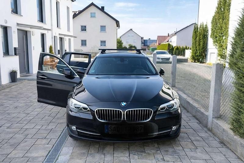 Gebraucht BMW 520 184 PS (135 kW) 2012 Schwarz Kombi