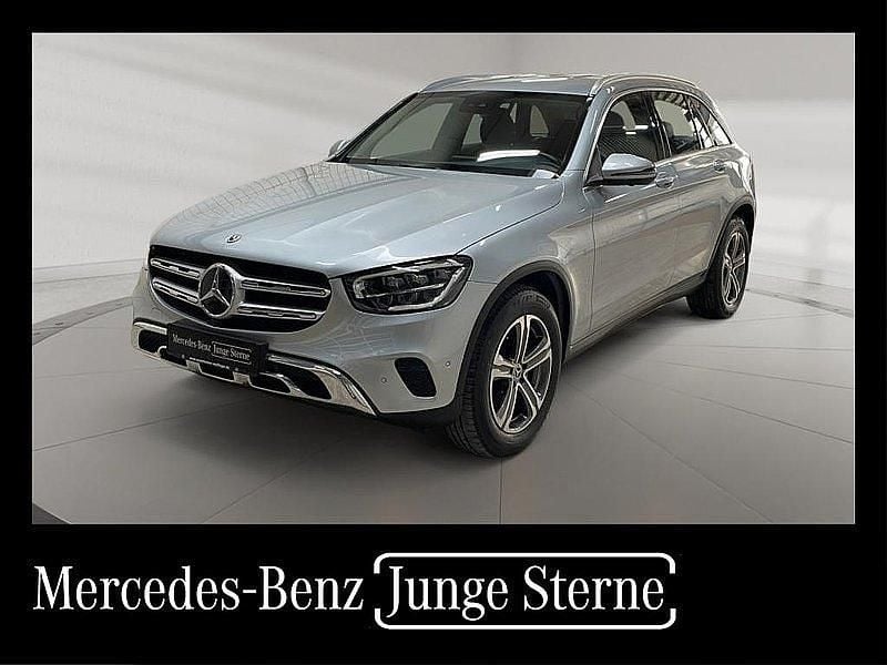 Metalliclack hightechsilber Gebraucht 2021 Mercedes GLC300 SUV | 33.890 € (Guter Preis) - Bild 1/4