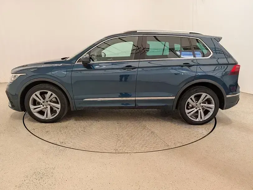 Gebraucht VW Tiguan R-line 245 PS (180 kW) 2021 Nightshade blue metallic SUV