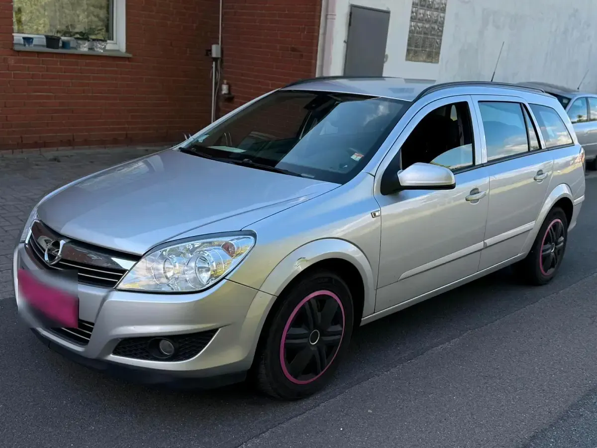 Gebraucht Opel Astra 116 PS (85 kW) 2009 Silber Kombi