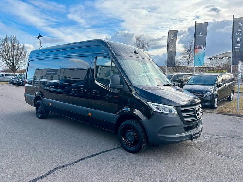 Gebraucht Mercedes Sprinter 170 PS (125 kW) 2025 Tiefschwarz Van