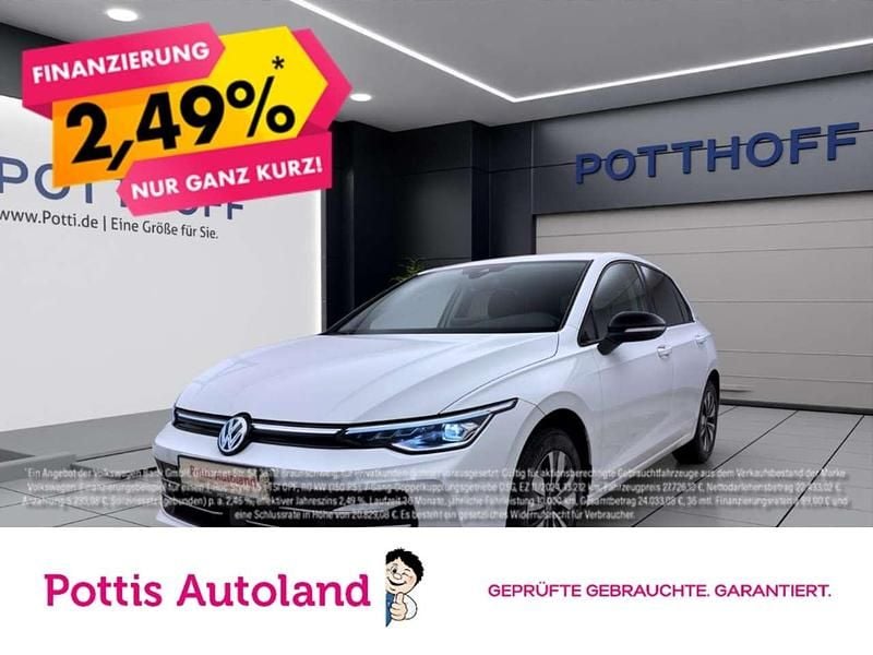 Weiss Gebraucht 2025 VW Golf VIII Goal Limousine | 23.977 € (Superpreis) - Bild 1/4