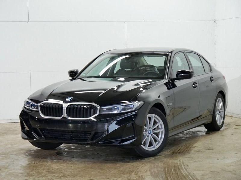 Schwarz Gebraucht 2024 BMW 330e Limousine | 36.280 € (Superpreis) - Bild 1/4
