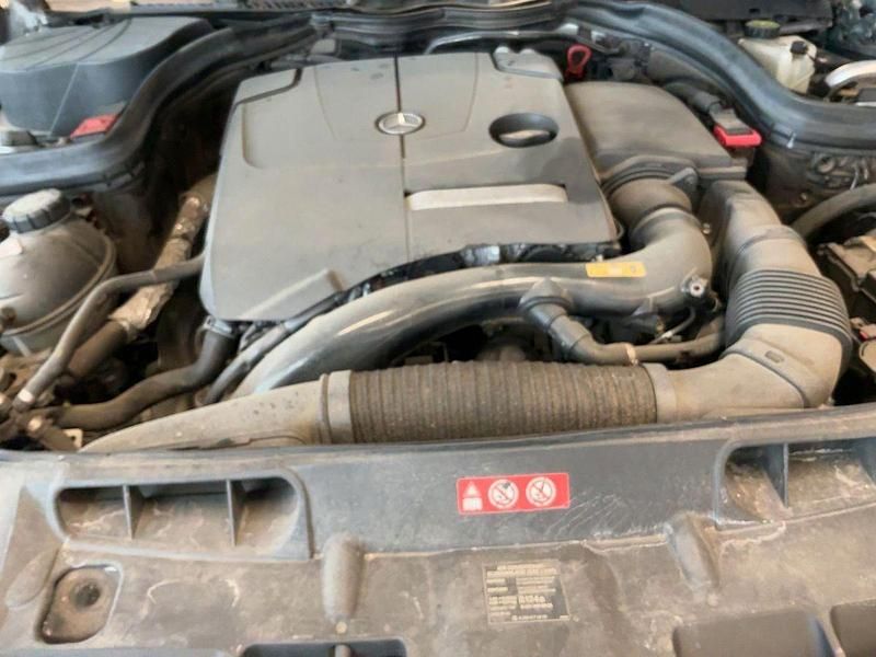 Gebraucht Mercedes C180 Avantgarde 156 PS (114 kW) 2013 Grau Kombi