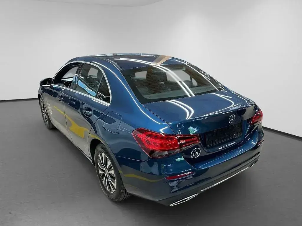 Gebraucht Mercedes A180 Progressive 136 PS (100 kW) 2022 Blau Limousine