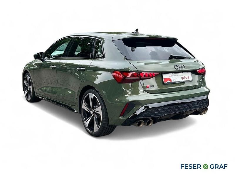 Gebraucht Audi S3 Ambiente 333 PS (244 kW) 2024 Distriktgrün metallic Limousine