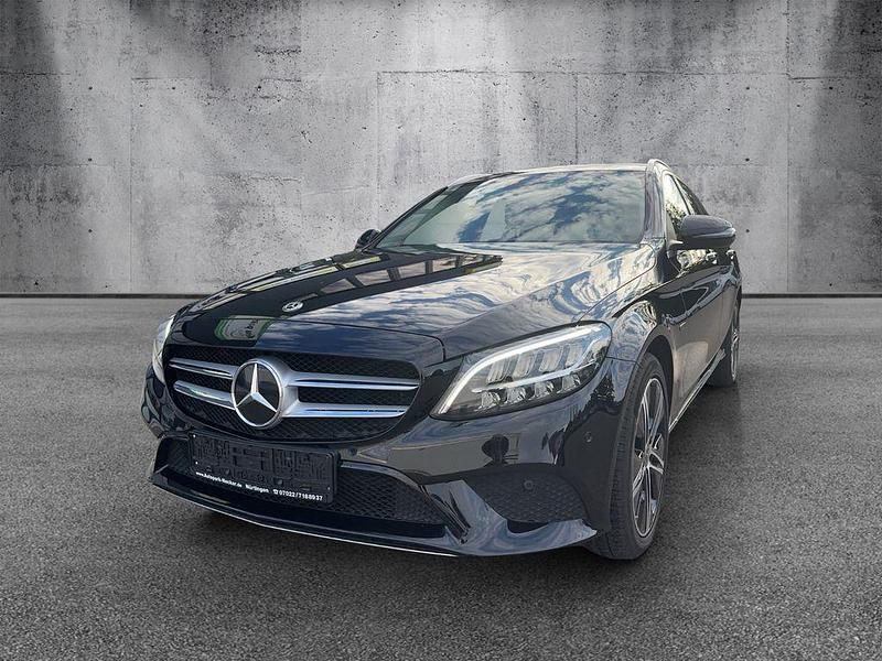 Schwarz Gebraucht 2019 Mercedes C300e Limousine | 26.990 € (Fairer Preis) - Bild 1/4