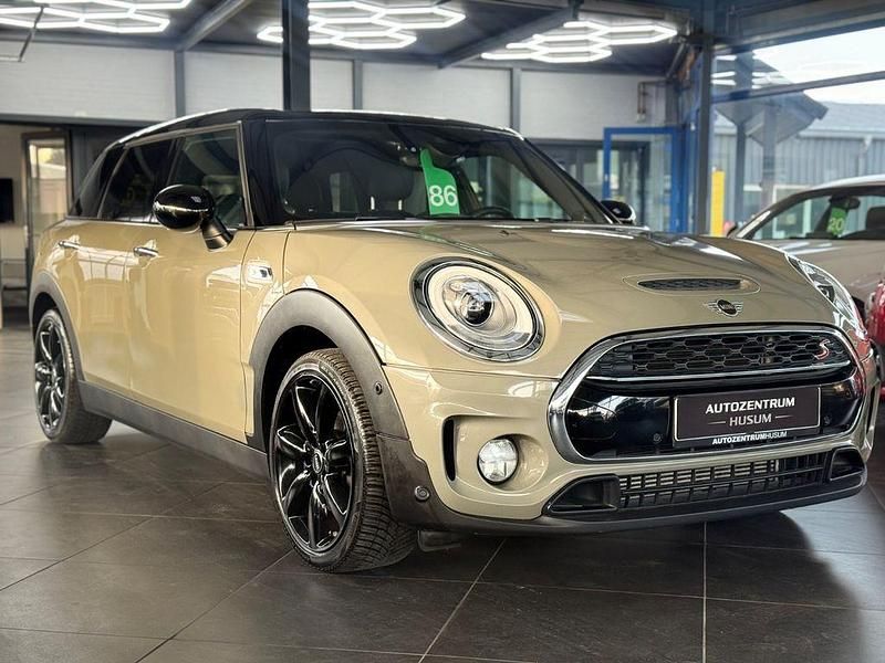 Grau Gebraucht 2019 Mini Cooper S Clubman Kombi | 18.990 € (Fairer Preis) - Bild 1/2