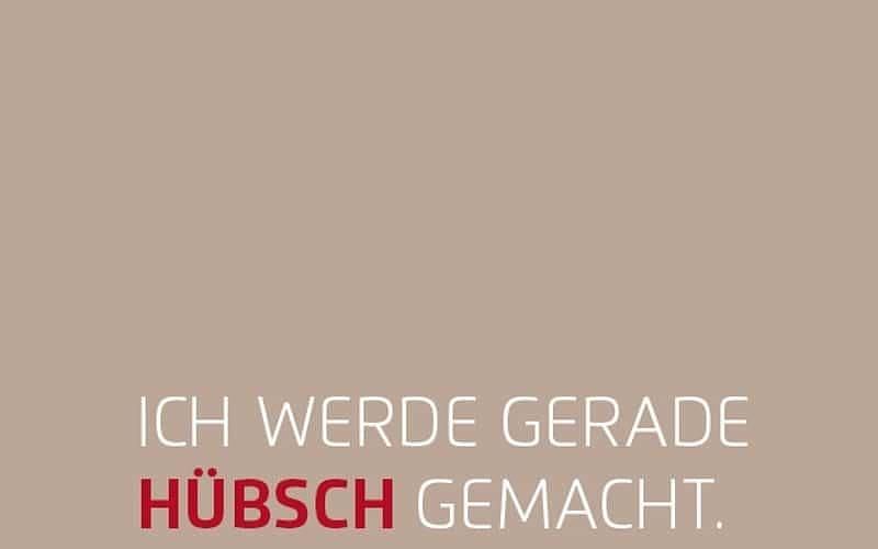 Deep black perleffekt Gebraucht 2024 VW Touran Comfortline Van / Kleinbus | 47.435 € - Bild 1/1