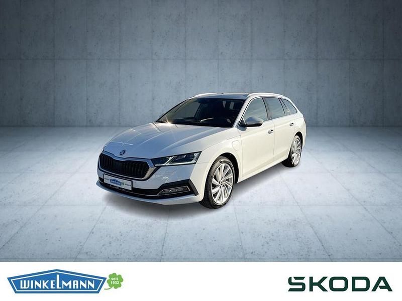 Moonweiß perleffekt Gebraucht 2022 Skoda Octavia Style Kombi | 20.950 € (Guter Preis) - Bild 1/4