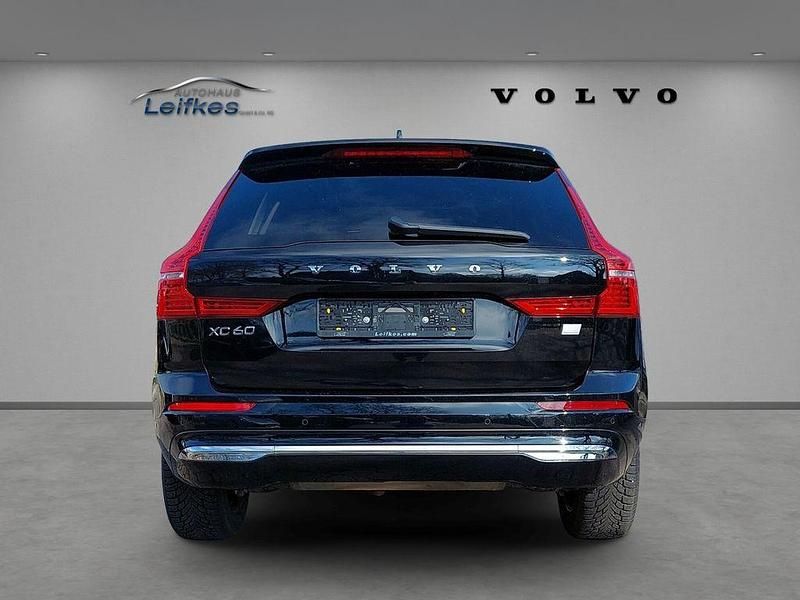 Gebraucht Volvo XC60 Plus 349 PS (256 kW) 2022 Schwarz SUV