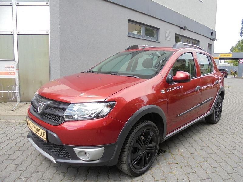 Rot Gebraucht 2015 Dacia Sandero Stepway Ambiance Kleinwagen | 5.999 € (Fairer Preis) - Bild 1/4