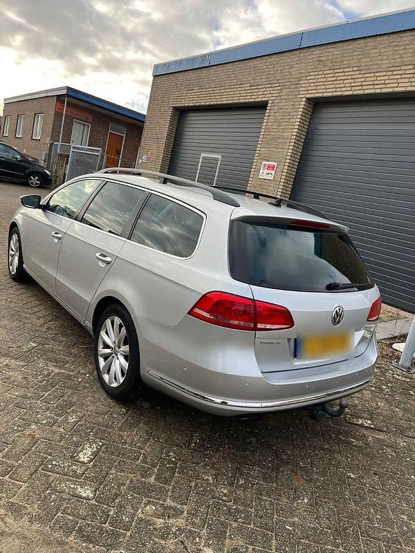 Gebraucht VW Passat Highline 160 PS (117 kW) 2014 Silber Kombi