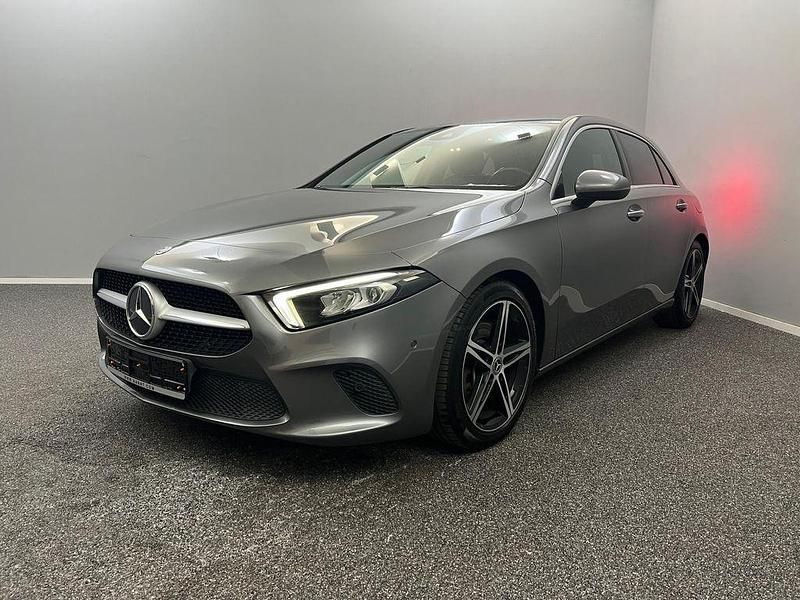 Grau Gebraucht 2018 Mercedes A250 Limousine | 18.999 € (Guter Preis) - Bild 1/4