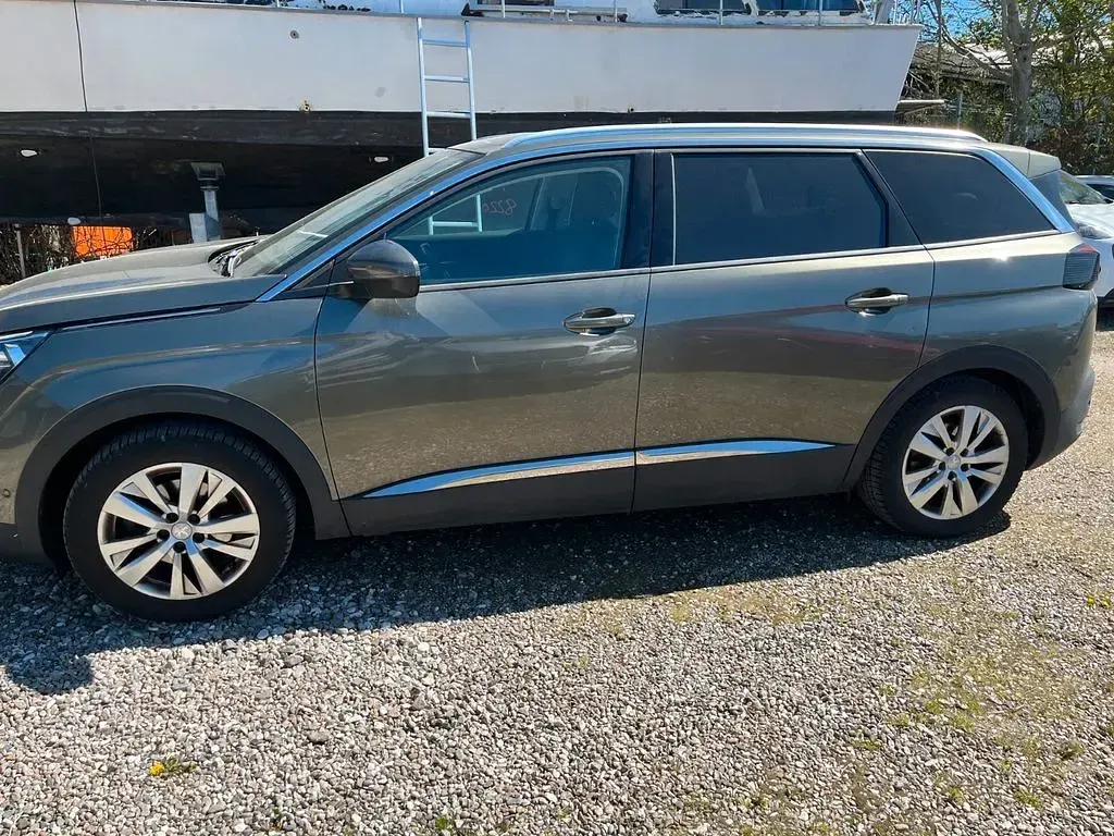 Gebraucht Peugeot 5008 Allure 131 PS (96 kW) 2019 Grün SUV