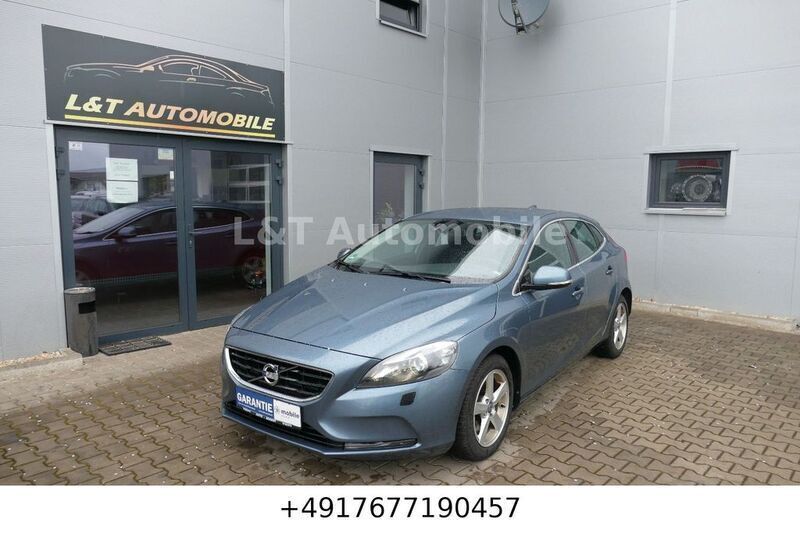 Blau Gebraucht 2014 Volvo V40 Momentum Kombi | 7.290 € (Guter Preis) - Bild 1/4