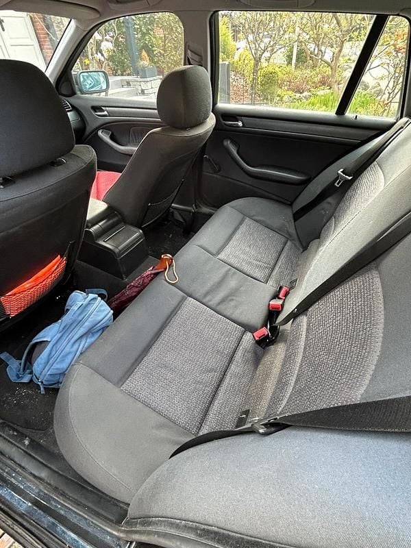 Second-hand BMW 320 170 CP (125 kW) 2001 Negru Break