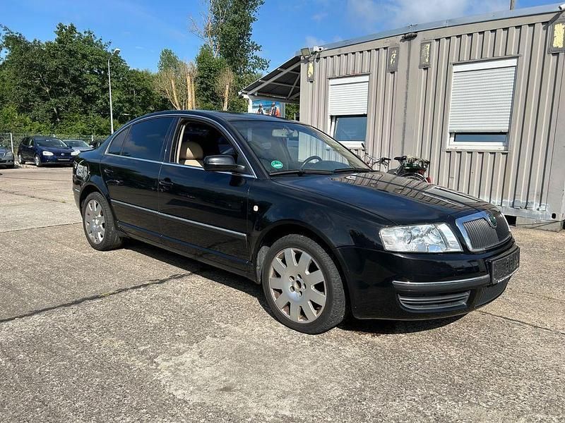 Schwarz Gebraucht 2004 Skoda Superb Limousine | 1.499 € (Superpreis) - Bild 1/4